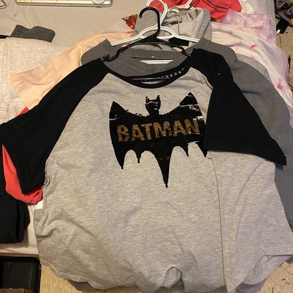 Batman logo front tie tshirt 🌟 - Picture 2 of 3